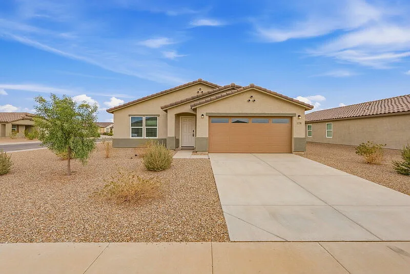 3 bed, 2.0 bath, 1851 sqft, $1,800 — Photo 1
