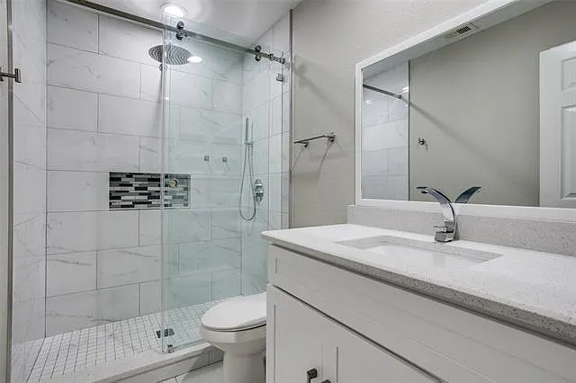 1906 Village Creek Dr — Photo 8