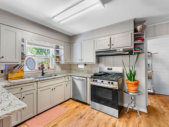 5th image of 2407 22nd St
