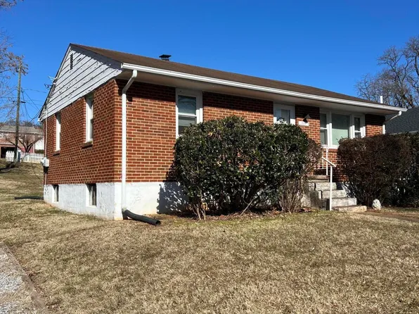 804 12th St, Altavista, VA 24517