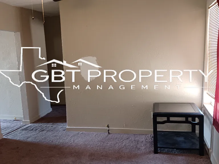 806 Park St — Photo 6