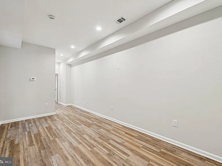 750 Reservoir St #B — Photo 8