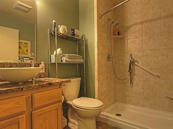 5th image of 223 E Rockwood Blvd #11