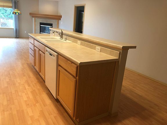 4th image of 9926 198th Avenue Ct E