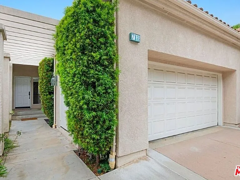 718 Palisades Dr — Photo 2