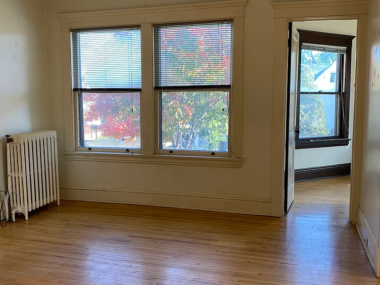 518-520 4th St NE #3 — Photo 4