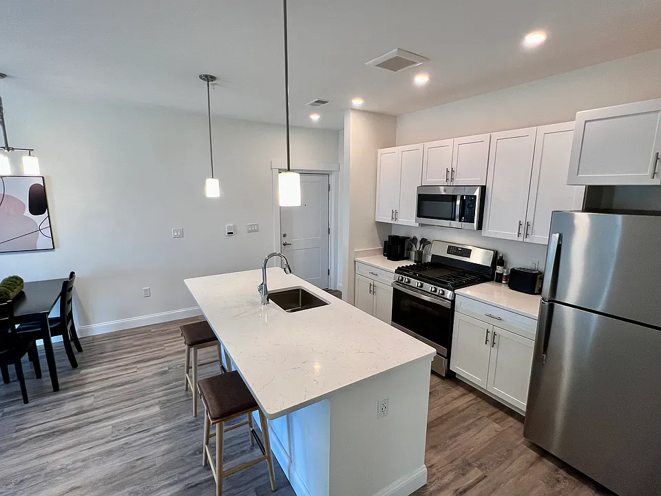 12 Tailwind Court