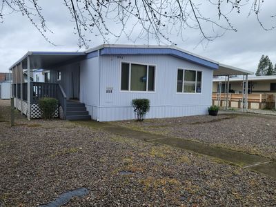 858 Roguelea Ln, Grants Pass, OR, 97526
