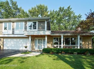 528 S Kennicott Ave, Arlington Heights, IL 60005