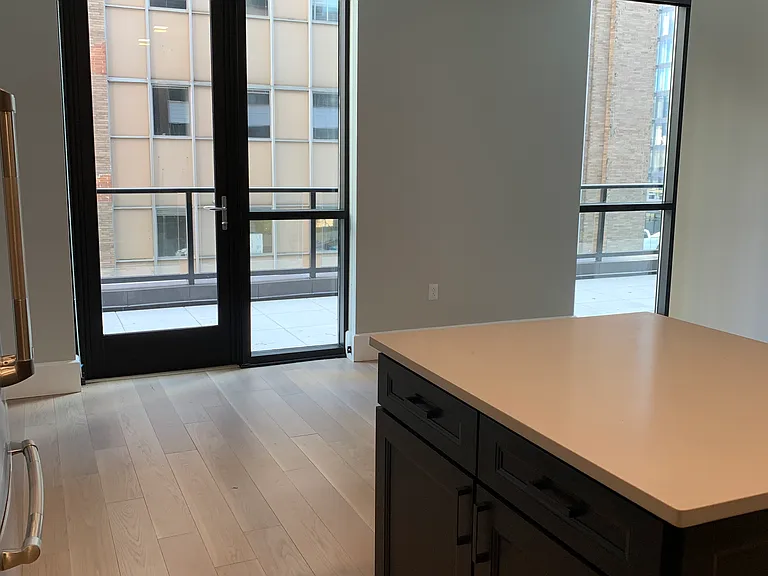350 Oliver Ave #807 — Photo 5