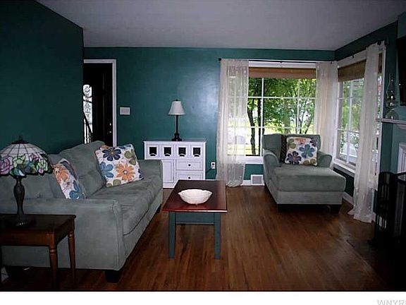 4th image of 242 Belmont Ave