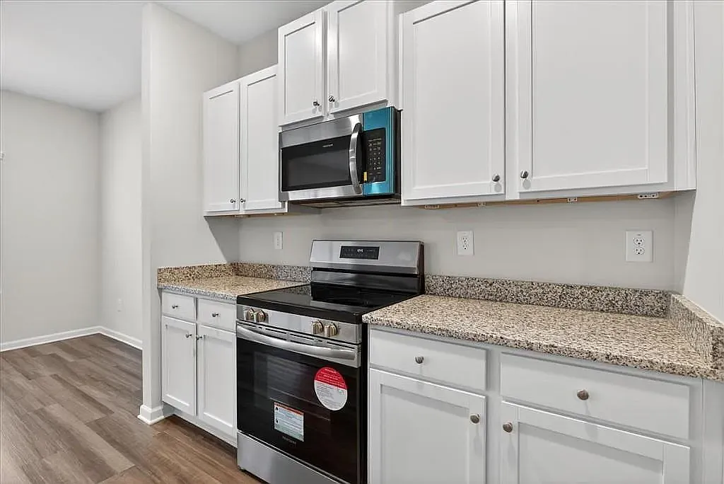 3 bed, 1665 sqft, $1,800 — Photo 4