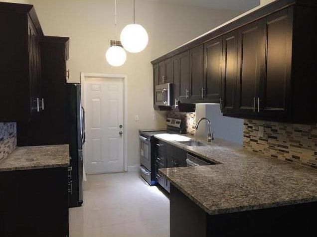 1st image of 18 Buxton Ln