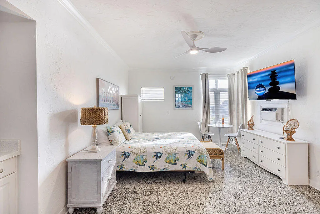 1 bed, 1.0 bath, 650 sqft, $3,500 — Photo 3