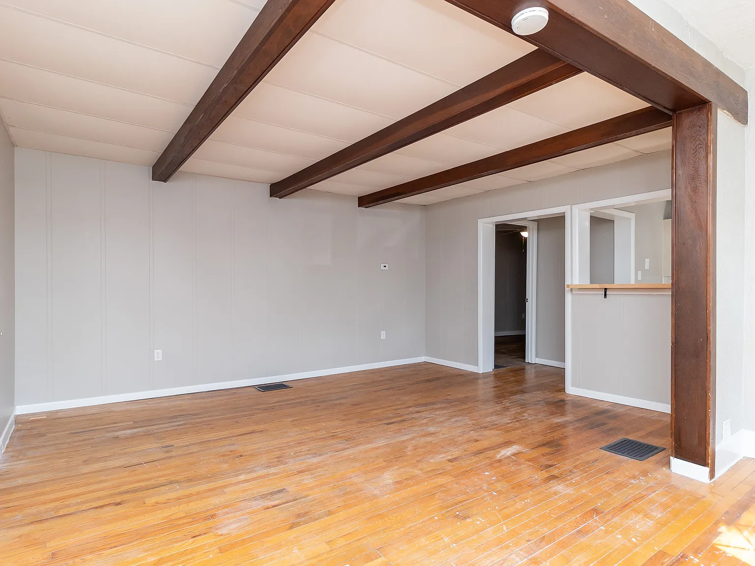 300 N Park St — Photo 2