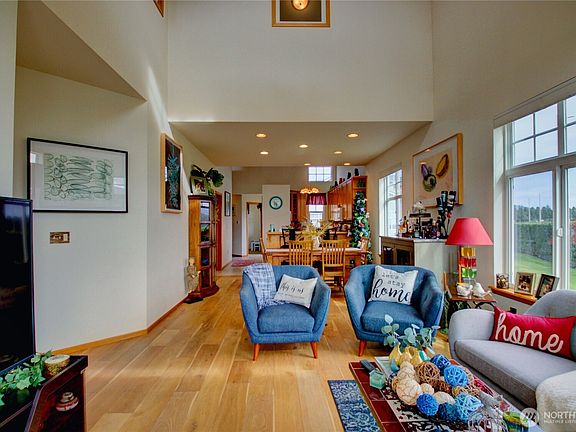 2nd image of 1164 Decatur Circle