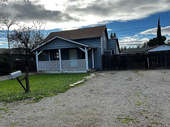 2nd image of 2880 Elm St