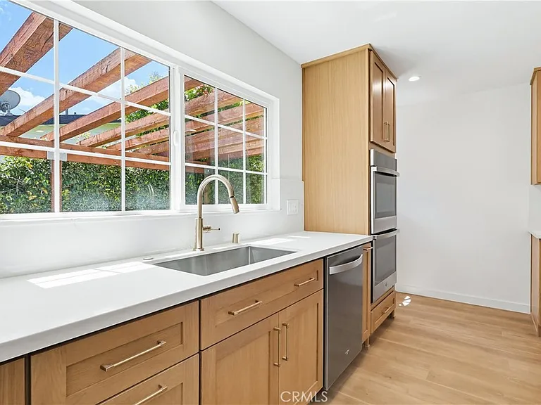 5440 Alcove Ave — Photo 14