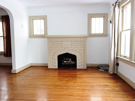 4th image of 1039 Stanley Blvd