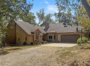 643 N 750th Rd, Lawrence, KS 66047