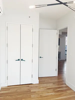 Rented by Manhattan Management LLC | media 64