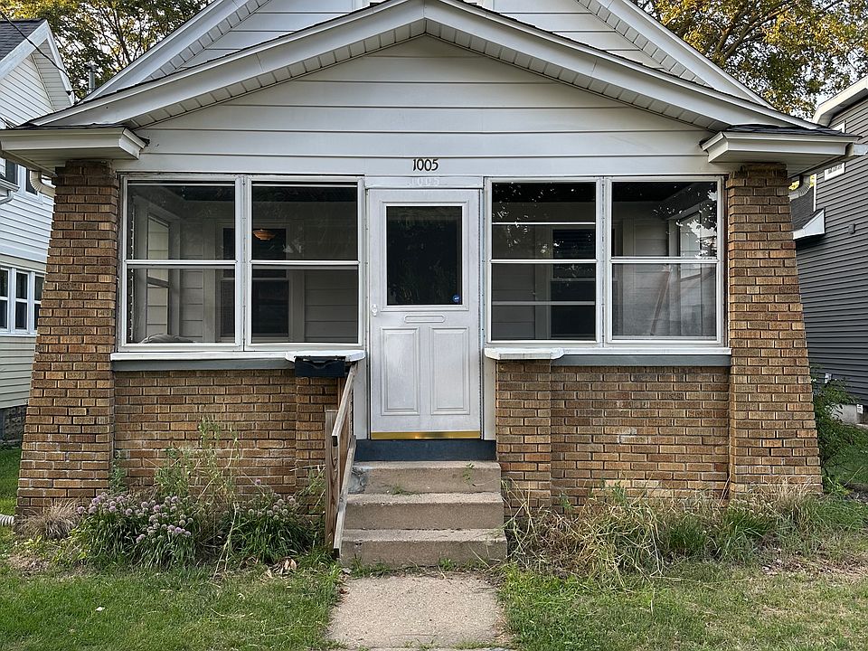 1st image of 1005 Veto St NW