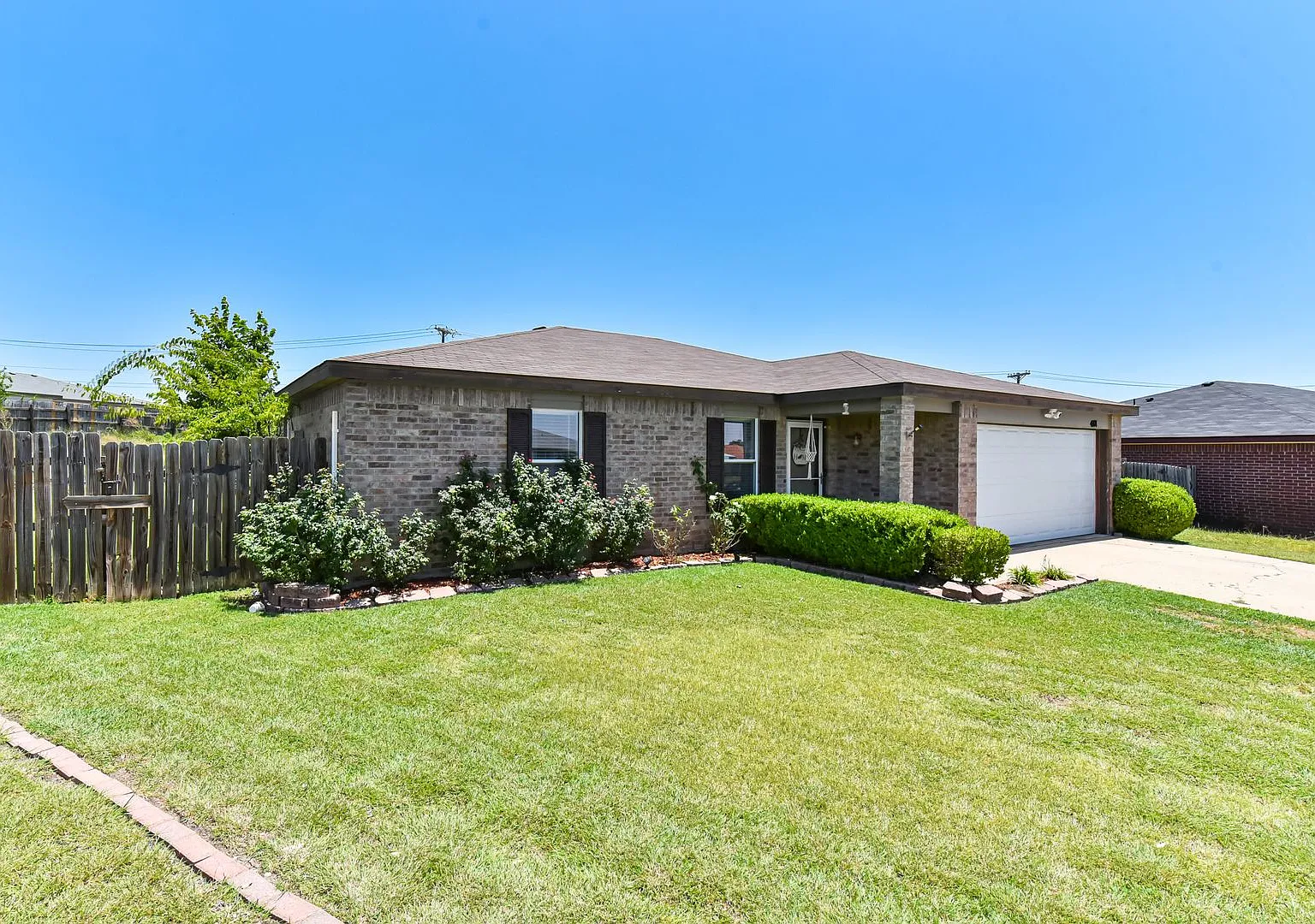 Spacious 3-Bedroom Home with Large Backyard & 2-Car Garage — Photo 3