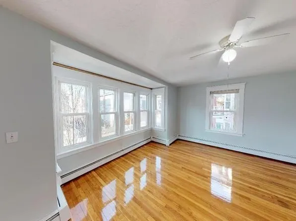 121 Johnson St APT 2L, Lynn, MA 01902