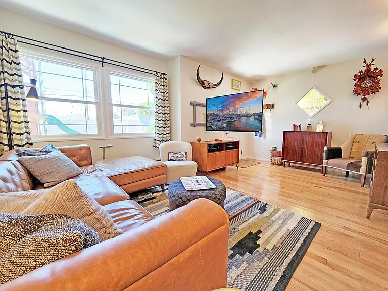12714 Short Ave — Photo 12