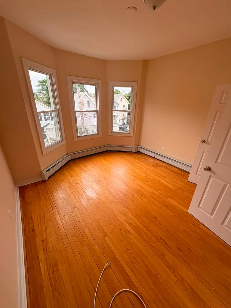 371 Blatchley Ave — Photo 3