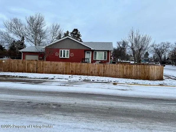 505 3rd Ave NE, Belfield, ND 58622