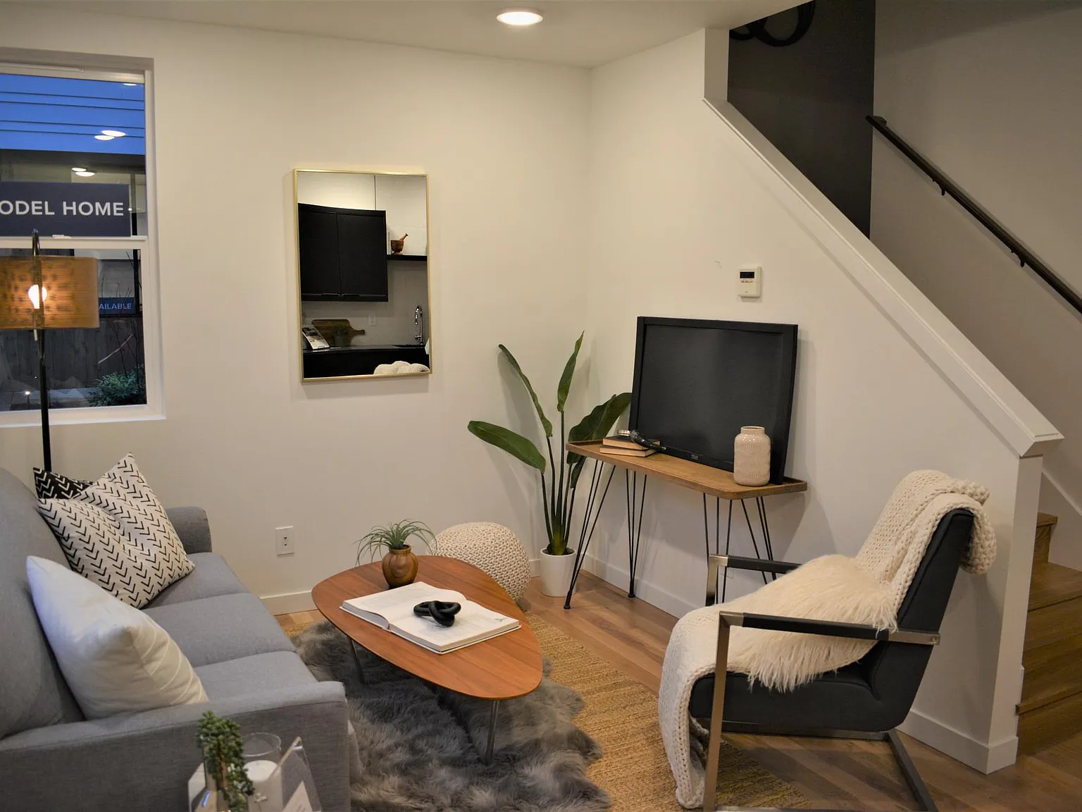 2 bed, 969 sqft, $3,595 — Photo 2