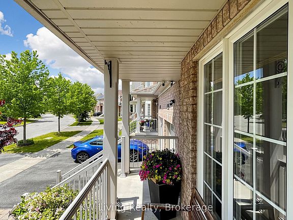 3rd image of 72 Stotts Cres