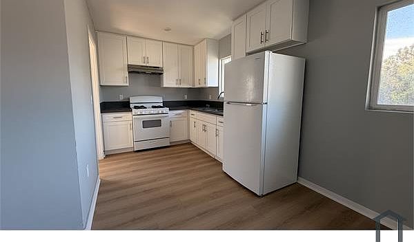 1st image of 3922 Hillcrest Dr APT C