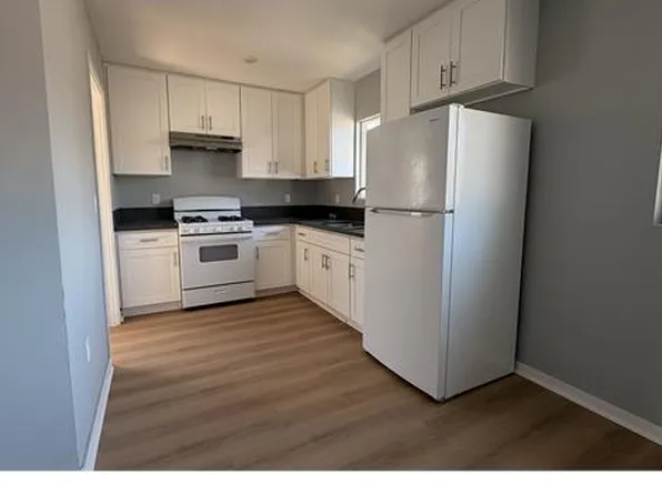 3922 Hillcrest Dr, Los Angeles, CA