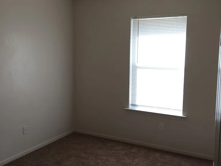 1430 Shoshoni Trl — Photo 9