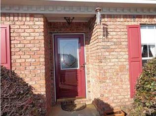 1786 Edinburgh St, Prattville, AL 36066
