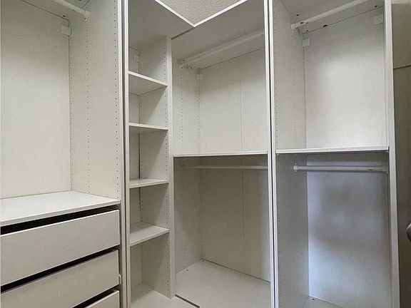 2nd image of 171B Finch Ave E