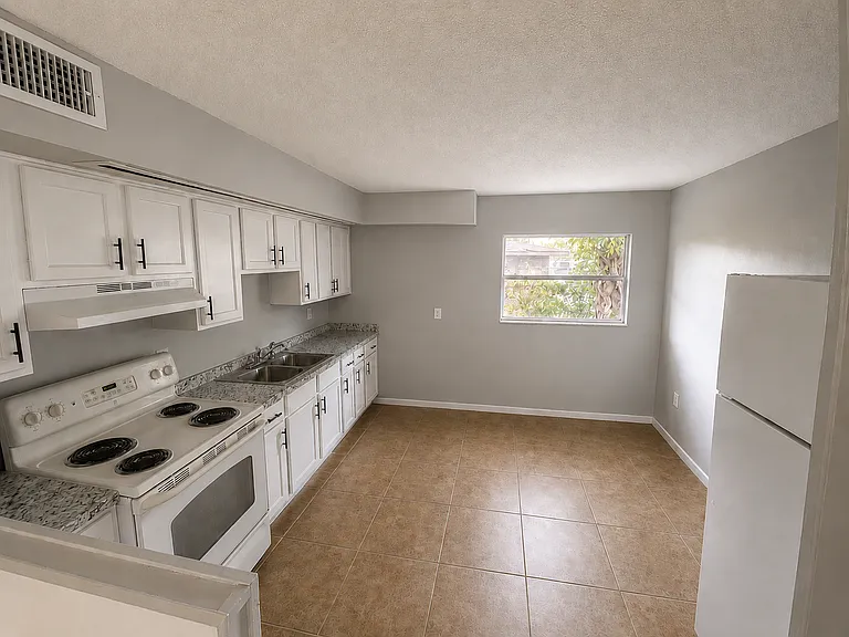 927 N Iowa Ave #A-3 — Photo 2