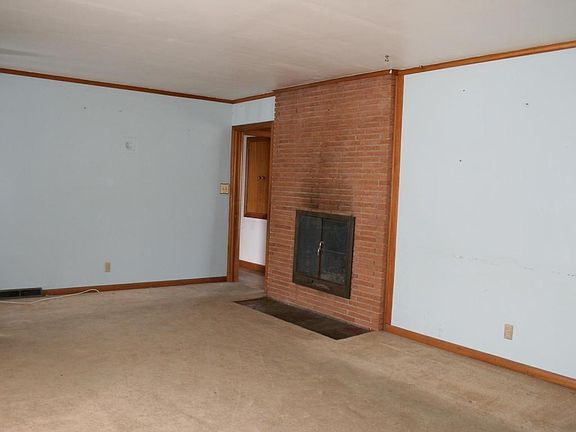 3rd image of 3222 Stephen Dr S