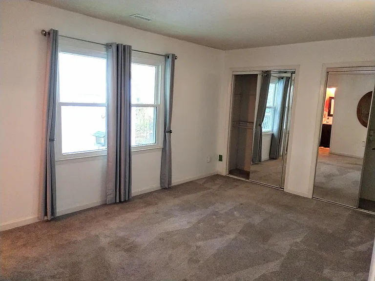 400 Hillstone Dr — Photo 13
