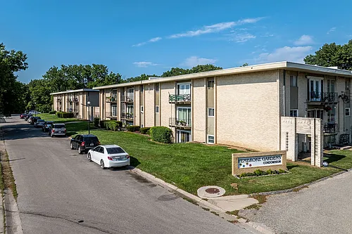 2807 Pembroke Ln Photo 1