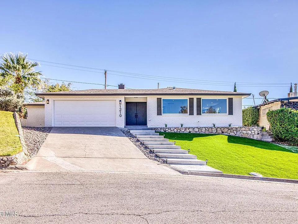 1210 La Cruz Dr