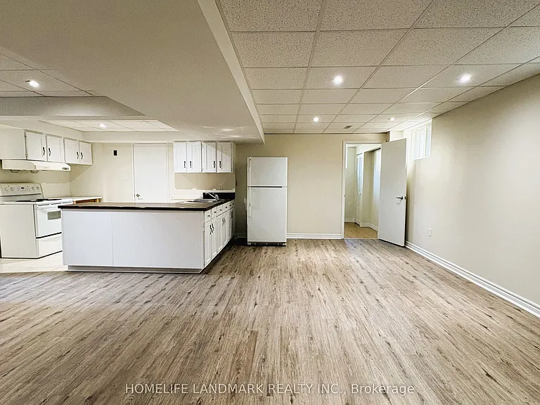 171 Greenfield Ave #BASEMENT — Photo 9