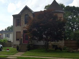525 E 1st Ave, Tarentum, PA 15084