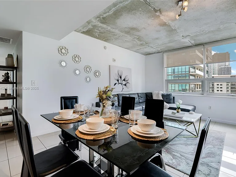 3250 NE 1st Ave #1016 — Photo 6