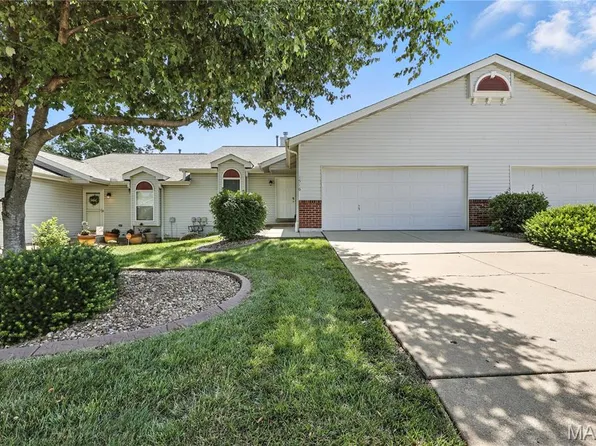 1516 Lienemann Dr #26, Saint Charles, MO 63303