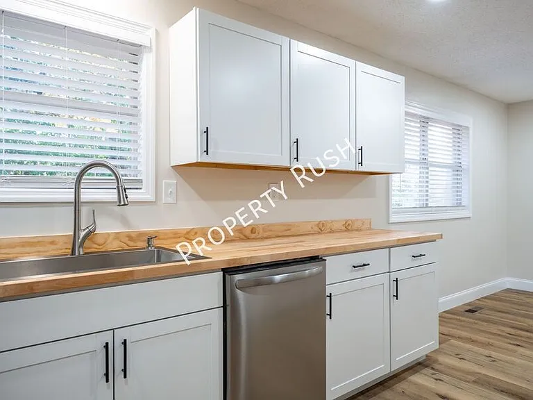 20 Linda Ln — Photo 10