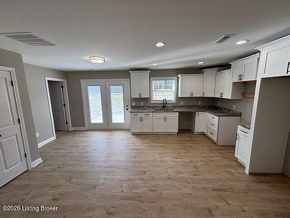 5th image of 9104 Maplecreek Dr