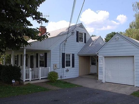 2nd image of 2645 Putnam Rd